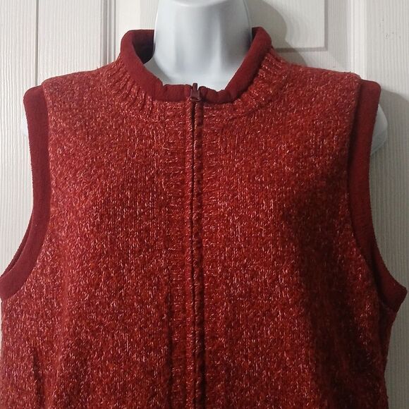 Christopher & Banks maroon reversible fleece sweater vest Sz M NWOT - Picture 3 of 8